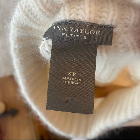 Ann Taylor High Neck Short Sleeve Crochet Open Knit Angora Sweater SP - Picture 3 of 6